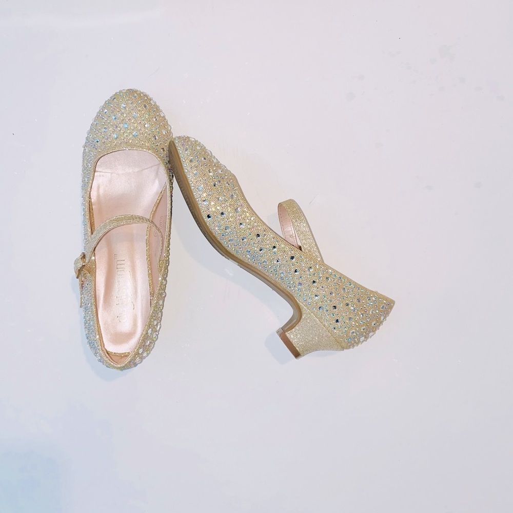 Girls sparkle dress shoes size 3 with 1 inch heel